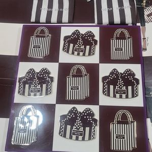 👶🧒👦🧑🧑 Henri Bendel Tic Tac Toe